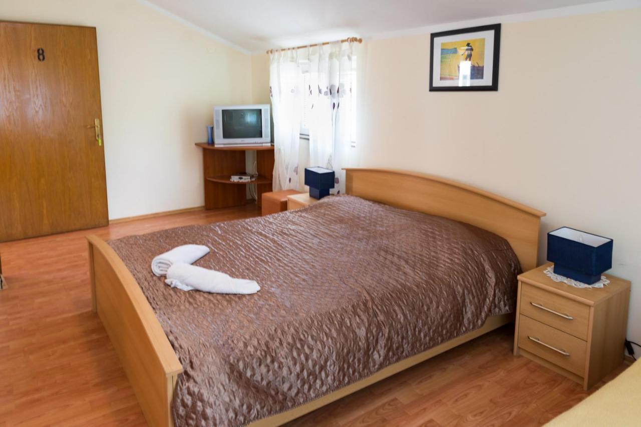 Bed And Breakfast Taverna Miskovic Паг Екстериор снимка