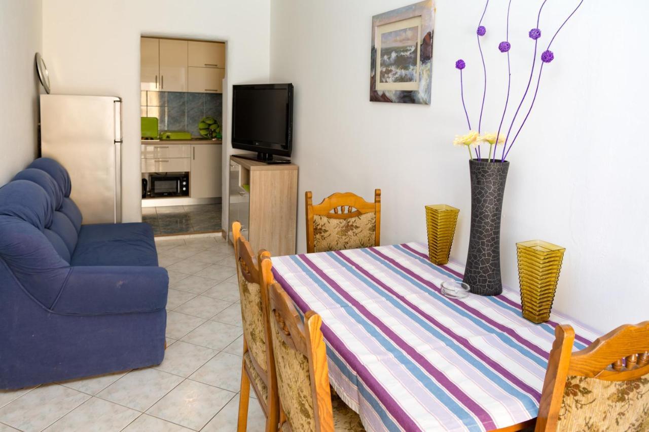 Bed And Breakfast Taverna Miskovic Паг Екстериор снимка